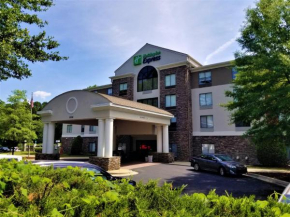  Holiday Inn Express Apex - Raleigh, an IHG Hotel  Апекс